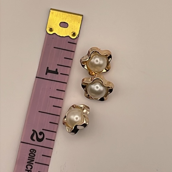 Assorted Plastic Gold Tone Faux Pearl Buttons - Picture 5 of 14